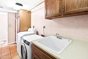 911 W Gleneagles Dr, Phoenix, AZ 85023 - Photo 30