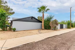 3478 E Sharon Dr, Phoenix, AZ 85032 - Photo 4