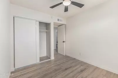 2437 E Tracy Lane #4, Phoenix, AZ 85032 - Photo 14