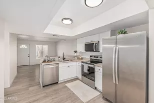 2437 E Tracy Ln, Phoenix, AZ 85032 - Photo 6