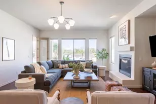 22220 N 36th St, Phoenix, AZ 85050 - Photo 4