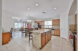 17648 W Voltaire St, Surprise, AZ 85388 - Photo 10