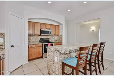 17648 W Voltaire Street, Surprise, AZ 85388 - Photo 14