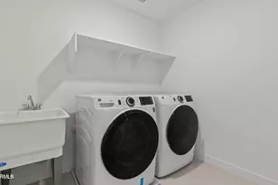 8018 W Griswold Rd, Peoria, AZ 85345 - Photo 24