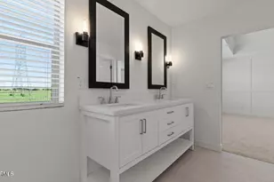 8018 W Griswold Rd, Peoria, AZ 85345 - Photo 12