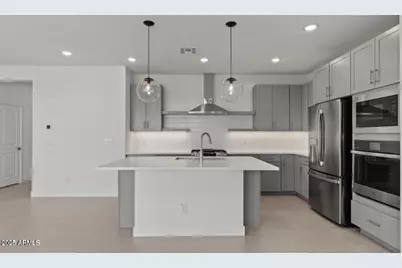 8018 W Griswold Road, Peoria, AZ 85345 - Photo 4