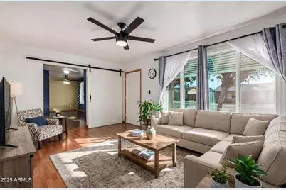 2402 W Poinsettia Drive, Phoenix, AZ 85029 - Photo 2