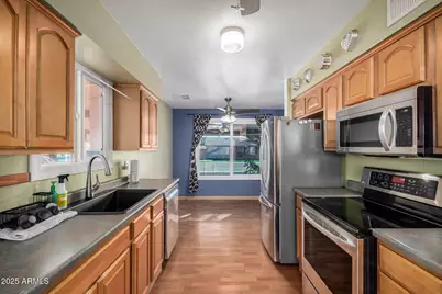 2402 W Poinsettia Drive, Phoenix, AZ 85029 - Photo 4