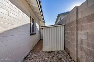 2402 W Poinsettia Dr, Phoenix, AZ 85029 - Photo 34