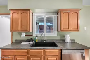 2402 W Poinsettia Dr, Phoenix, AZ 85029 - Photo 4