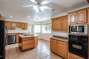 11851 N Thunderbird Rd, Sun City, AZ 85351 - Photo 10