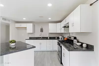 7150 W Montecito Avenue, Phoenix, AZ 85033 - Photo 8