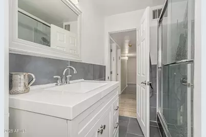 742 E Sierra Vista Drive, Phoenix, AZ 85014 - Photo 32