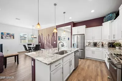 18427 W Clinton Street, Surprise, AZ 85388 - Photo 2