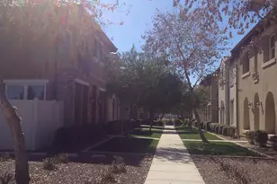 848 S Huish Dr, Gilbert, AZ 85296 - Photo 2