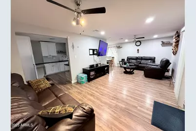 5821 W Clarendon Avenue, Phoenix, AZ 85031 - Photo 6