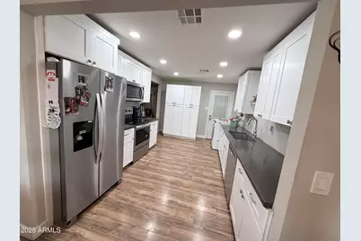 5821 W Clarendon Avenue, Phoenix, AZ 85031 - Photo 4