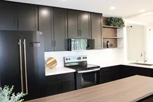 12542 W Parkwood Dr, Sun City West, AZ 85375 - Photo 2