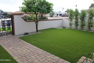 12542 W Parkwood Dr, Sun City West, AZ 85375 - Photo 4