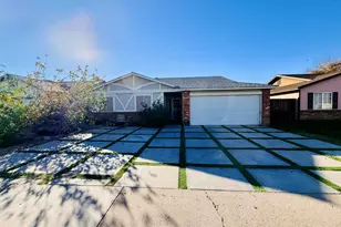 143 W Ivyglen St, Mesa, AZ 85201 - Photo 1