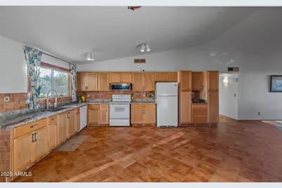 4841 E Desert View Drive, Phoenix, AZ 85044 - Photo 8