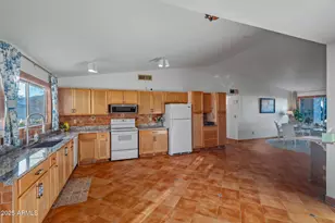 4841 E Desert View Dr, Phoenix, AZ 85044 - Photo 8