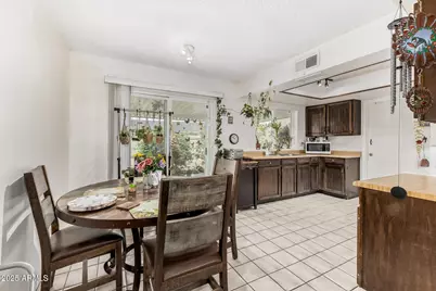 7520 W Glenrosa Avenue, Phoenix, AZ 85033 - Photo 8