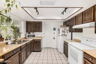 7520 W Glenrosa Ave, Phoenix, AZ 85033 - Photo 10