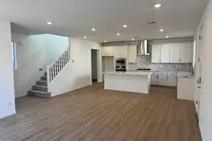 2452 W Maximo Wy, Phoenix, AZ 85085 - Photo 6