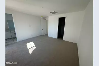 2452 W Maximo Way, Phoenix, AZ 85085 - Photo 14