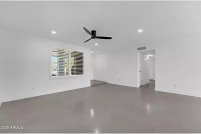 1739 W Banff Lane, Phoenix, AZ 85023 - Photo 10