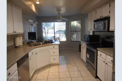 19216 N 93rd Drive, Peoria, AZ 85382 - Photo 2