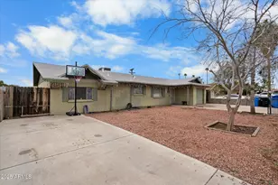5423 W Earll Dr, Phoenix, AZ 85031 - Photo 1