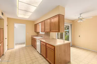 10764 W Cinnebar Avenue, Sun City, AZ 85351 - Photo 10