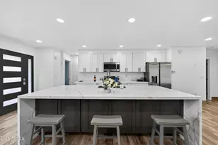 731 E Villa Rita Dr, Phoenix, AZ 85022 - Photo 2