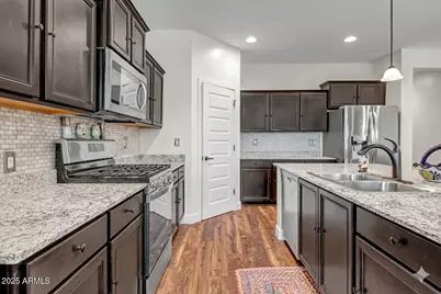 18812 W Mescal Street, Surprise, AZ 85388 - Photo 4