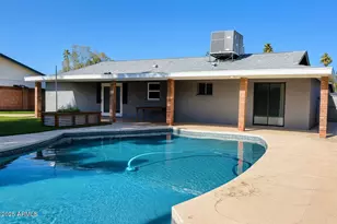 3425 W Crocus Dr, Phoenix, AZ 85053 - Photo 4