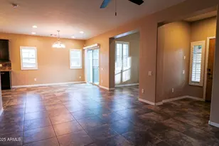 21249 N 36th Pl, Phoenix, AZ 85050 - Photo 10
