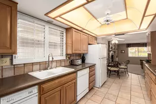 10102 W Concho Cir, Sun City, AZ 85373 - Photo 18