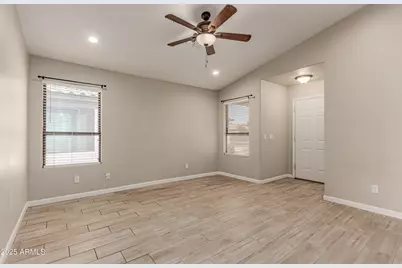 2112 E Robin Lane E, Phoenix, AZ 85024 - Photo 4