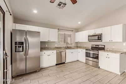 2112 E Robin Lane E, Phoenix, AZ 85024 - Photo 6