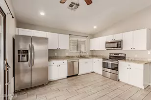 2112 E Robin Ln E, Phoenix, AZ 85024 - Photo 6