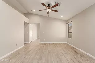 2112 E Robin Ln E, Phoenix, AZ 85024 - Photo 2