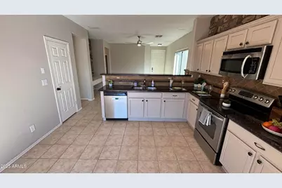 2587 W Patagonia, Phoenix, AZ 85086 - Photo 6