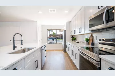 14044 N Cameo Drive, Sun City, AZ 85351 - Photo 2