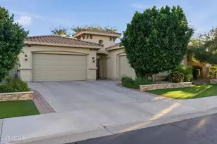 3949 E Wood Dr, Chandler, AZ 85249 - Photo 2