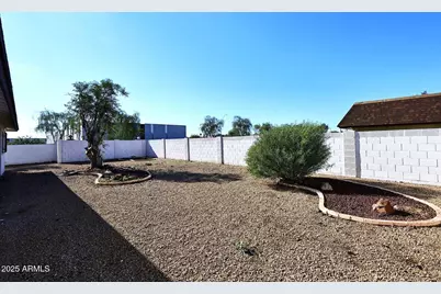 8002 N 106th Avenue, Peoria, AZ 85345 - Photo 18