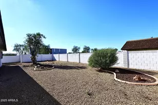 8002 N 106th Ave, Peoria, AZ 85345 - Photo 18