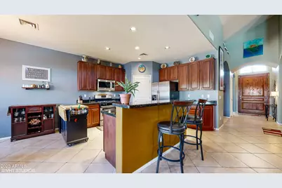 8812 S 10th Drive, Phoenix, AZ 85041 - Photo 10