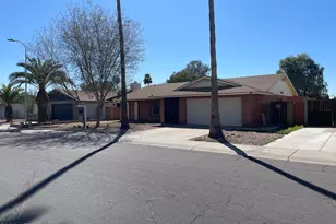 10014 N 44th Dr, Glendale, AZ 85302 - Photo 2